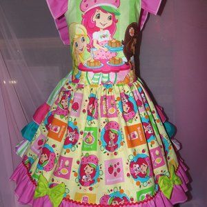 Strawberry Shortcake and Friends Girl dress Size 5t